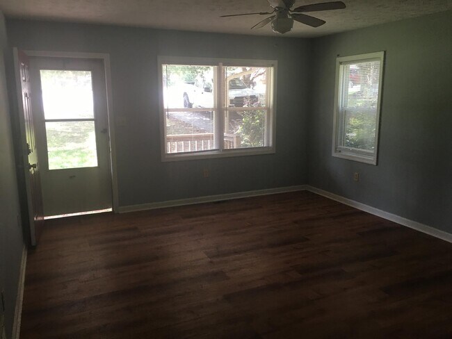 Foto del edificio - 58 Pleasant Ct