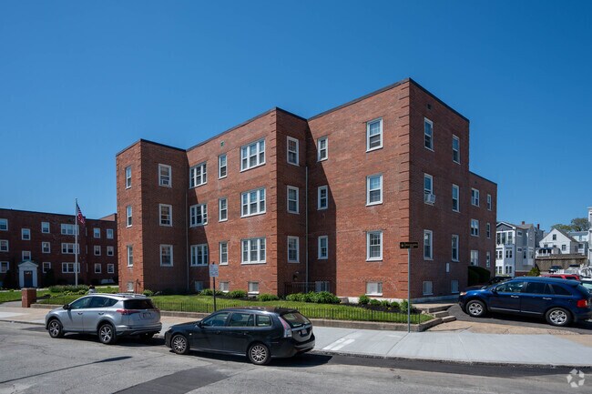 25 Lennon Ct se encuentra en el sur de Boston. - 25 Lennon Ct