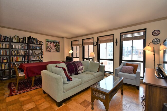 Foto del edificio - Spacious 1BR/1BA in Dupont Circle with Uti...