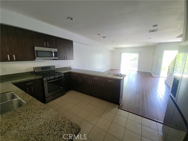 Building Photo - 1488 Rexford Dr