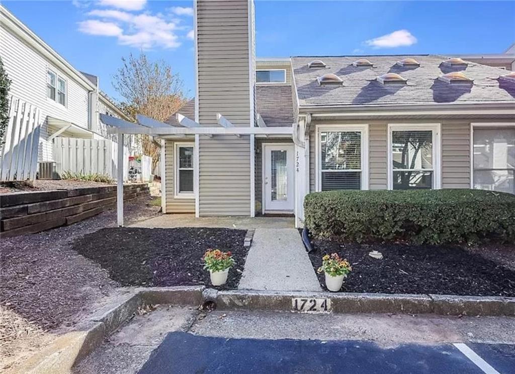 Primary Photo - 1724 Cotton Patch Ln