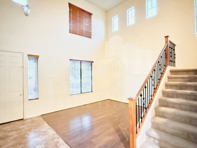 Building Photo - 144 S 108th Dr