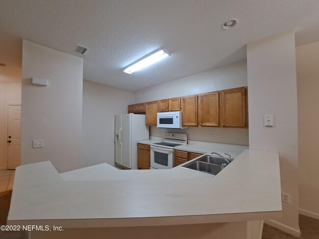 Building Photo - 3750 Silver Bluff Blvd