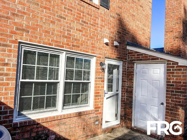 Foto del edificio - 2700 Thackery Rd