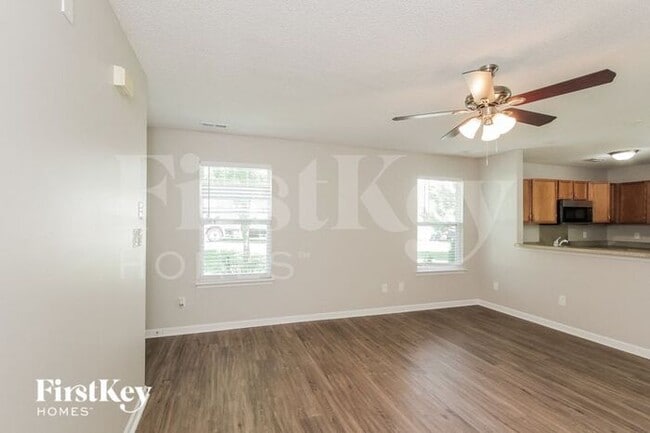 Building Photo - 136 Peterborough Dr