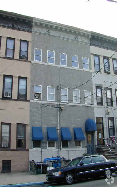 Building Photo - 1206 13th St