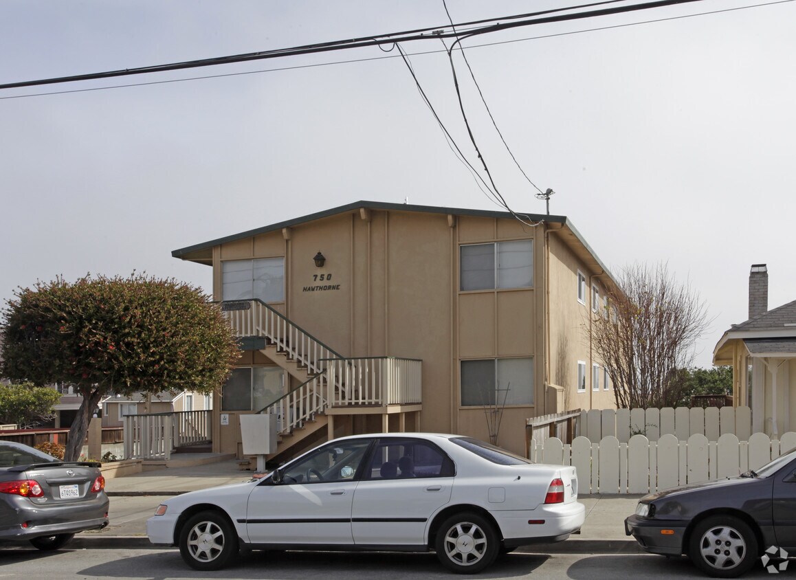 Building Photo - Daquanno Apartments