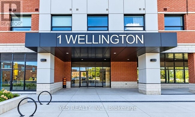 Building Photo - 1 Wellington St