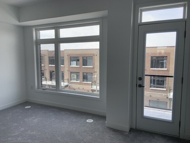 Building Photo - 274 Dalhousie St