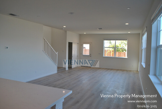 Building Photo - 7070 Auburn Blvd