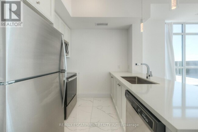 Photo du bâtiment - 450 Dundas St E