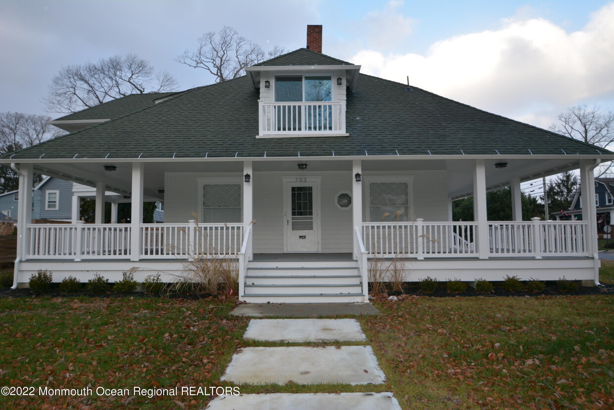 Primary Photo - 703 S Edgemere Dr