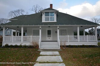 Building Photo - 703 S Edgemere Dr