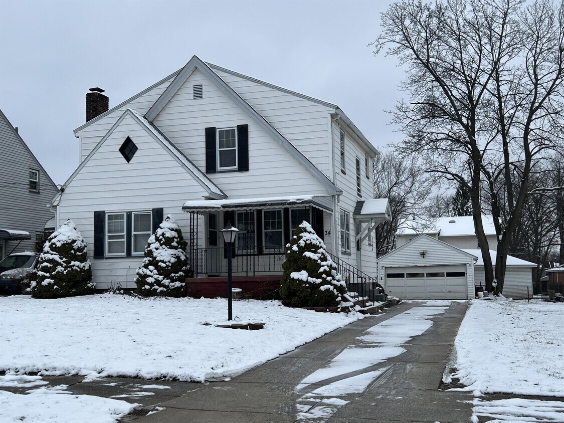 34 Beechwood Dr, Youngstown, OH 44512 House Rental in Youngstown, OH