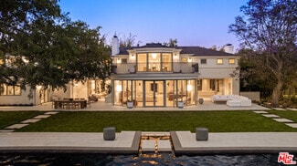 Building Photo - 901 Whittier Dr