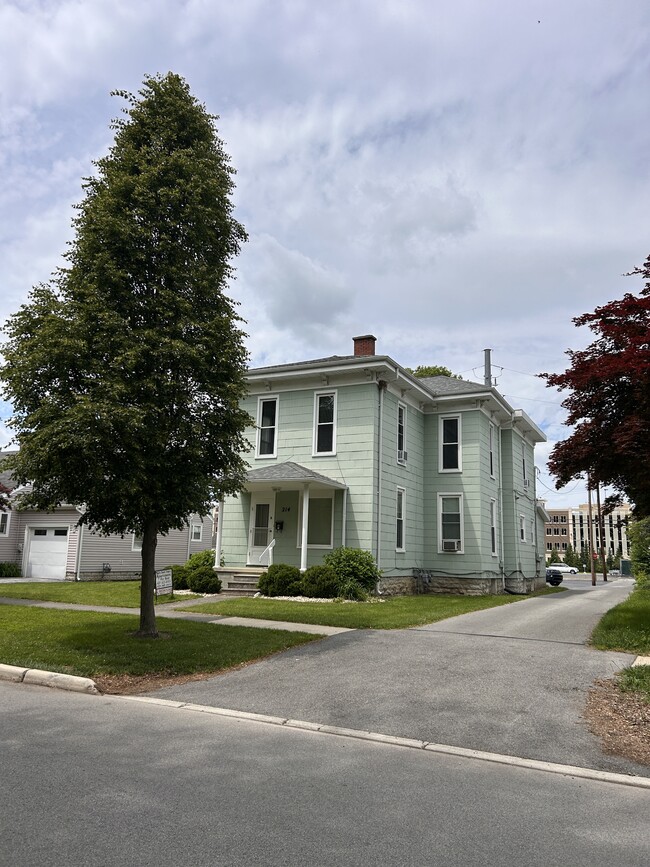 Building Photo - 214 E Lima St
