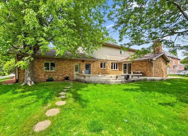 Building Photo - 210 E Morningside Dr