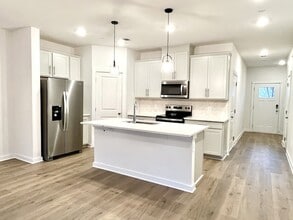 Building Photo - 7148 Cedarcrest Ct