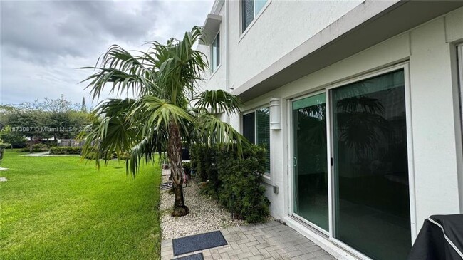 Building Photo - 2 bedroom in North Miami FL 33161