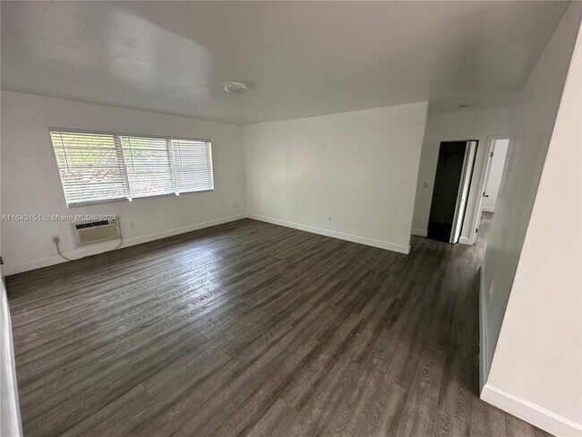 Building Photo - 9025 Harding Ave