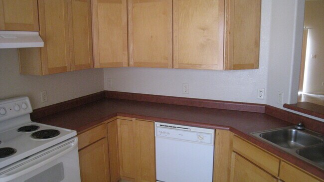 Foto del edificio - 2BR/1BA/2GA, 1200 sq.ft. rental in Sierra Vista, AZ