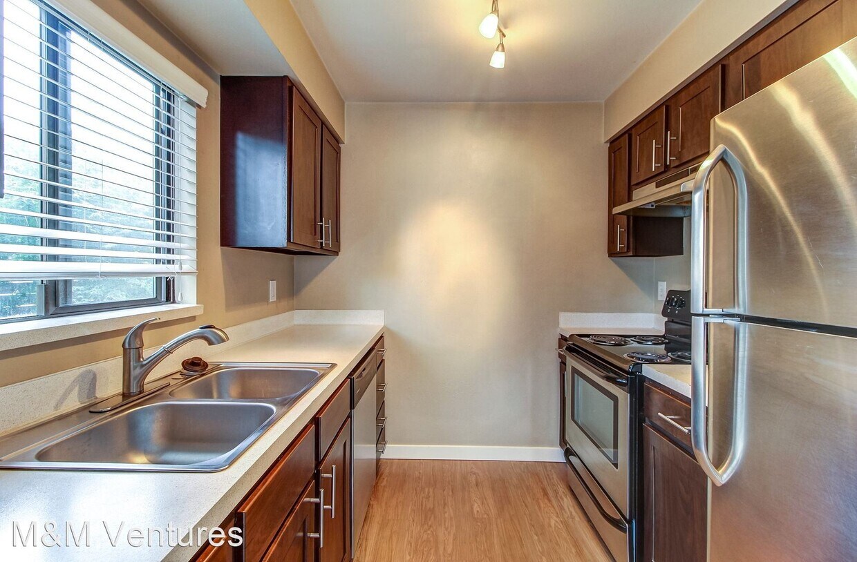 Primary Photo - 3040-3040 60th Ave SW