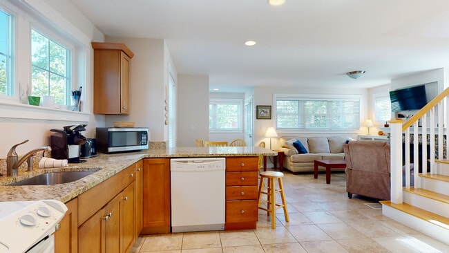 Building Photo - 1 Sea Rose Ln