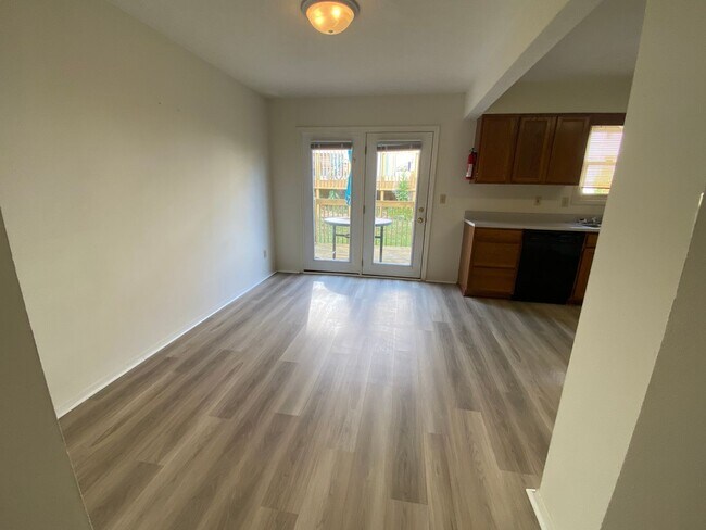 Foto del edificio - Northside Bloomington 3BR/2.5BA Townhome