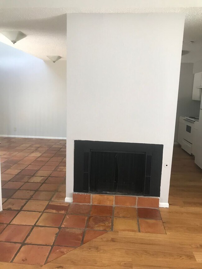 Foto del edificio - 2 bedroom Duplex