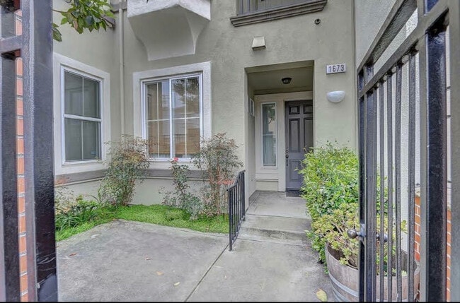Building Photo - 1673 19th Ave