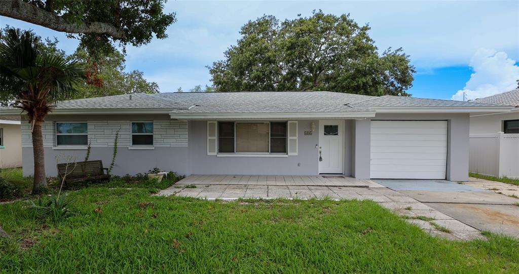 Foto principal - 686 Manor Dr W