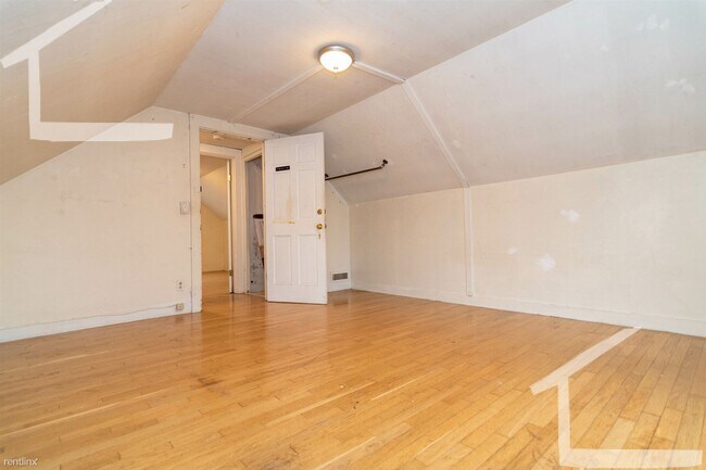 Foto del edificio - 5 br, 2 bath House - 21 Ashford St