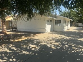 Building Photo - 339 W Kern Ave