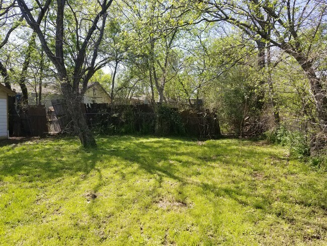 Foto del edificio - 5125 Chapman St