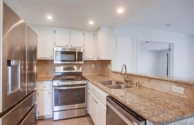 Building Photo - 450 Stoney Point Way