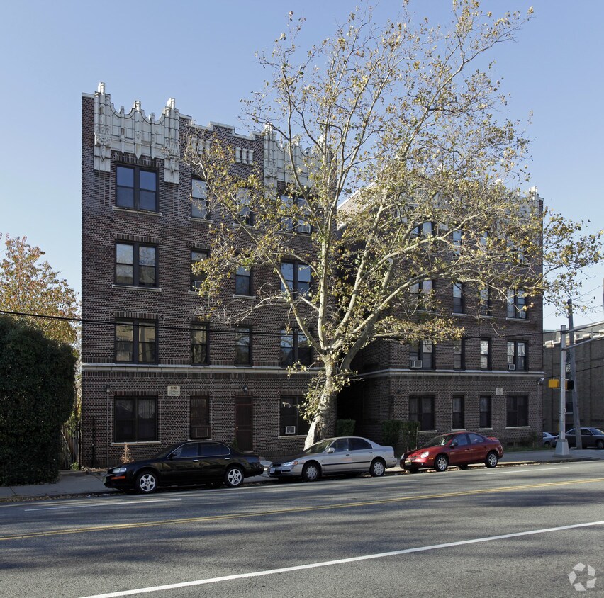 Building Photo - Ambassador Garden Apartments