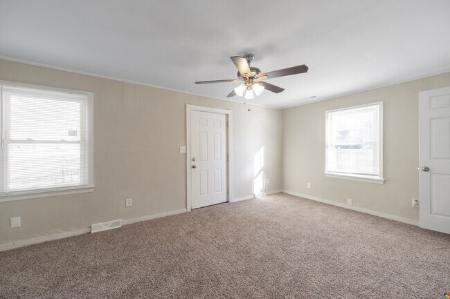 Building Photo - 3857 Krick St