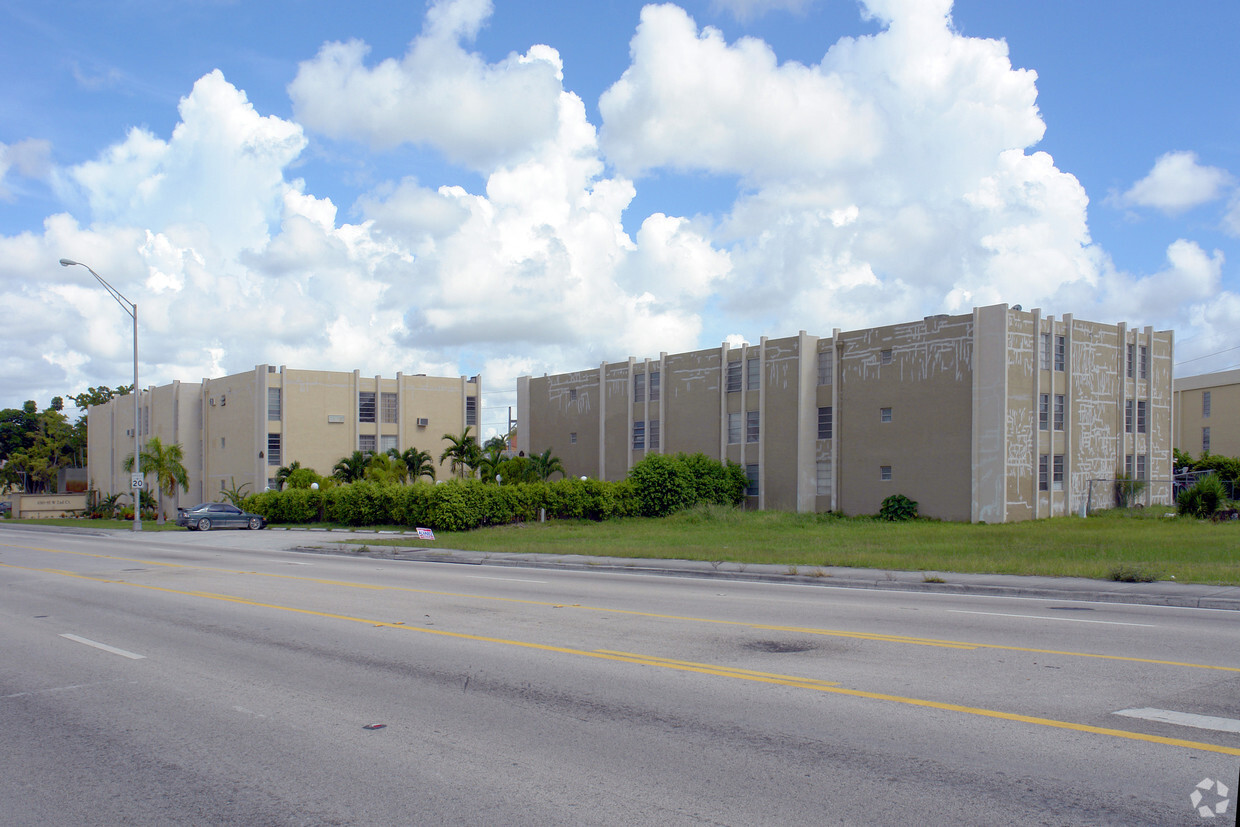 Building Photo - Golden Eagle Apartments