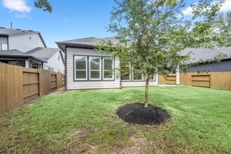 Building Photo - 311 Pilazzo St