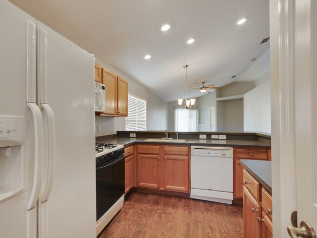 Foto del edificio - 8525 Hawbuck St
