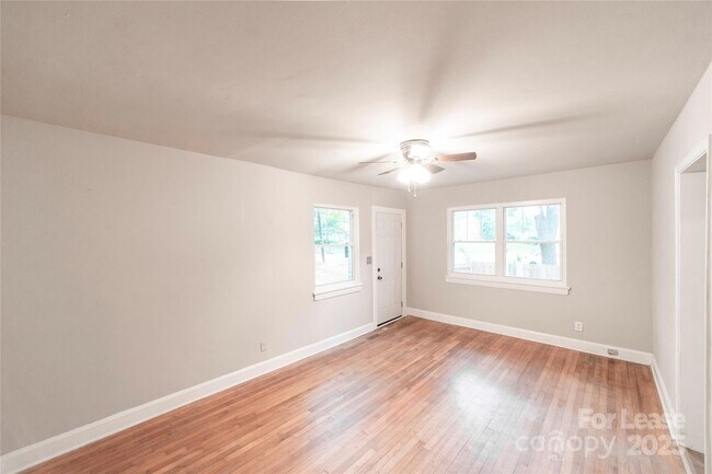 Foto del edificio - 2730 Holt St