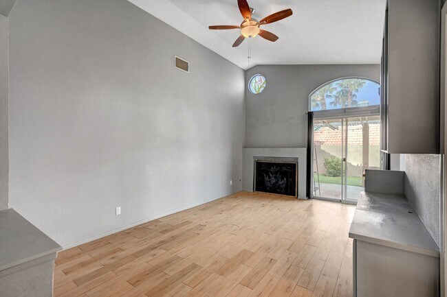Building Photo - Beautiful 3-bedroom 2 bath home in a Cul-D...