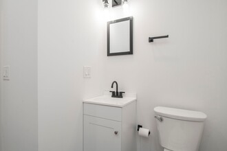 Building Photo - 3312 W Cumberland St