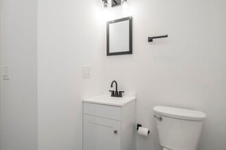 Building Photo - 3312 W Cumberland St