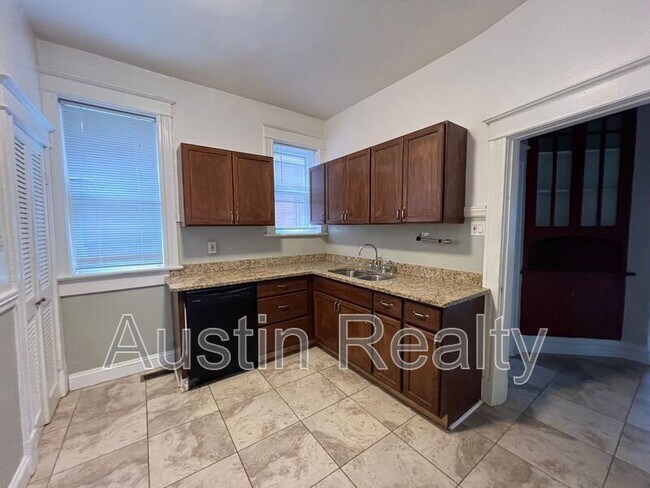 Foto del edificio - 6007 Waterman Blvd