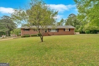 Building Photo - 115 Pine Tree Dr