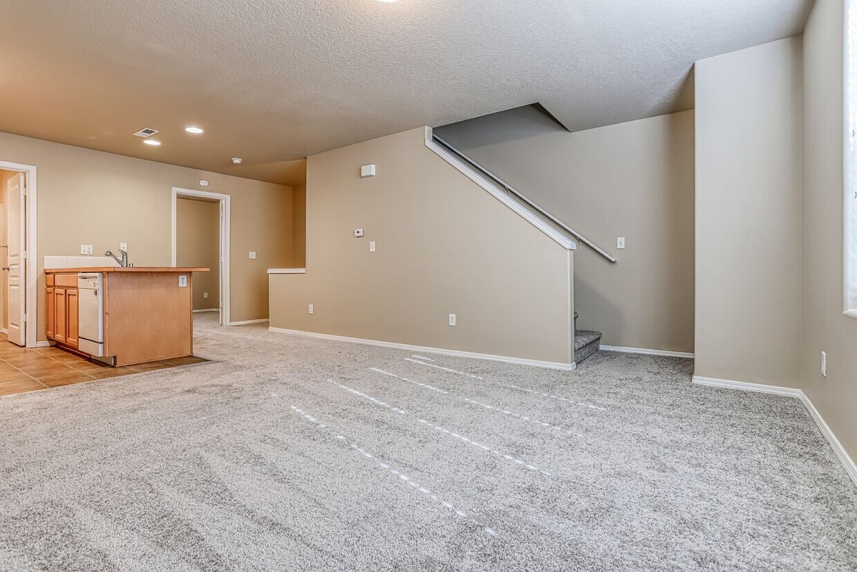 Primary Photo - Open Concept 3 Bedroom, 2 Full Bath Townho...