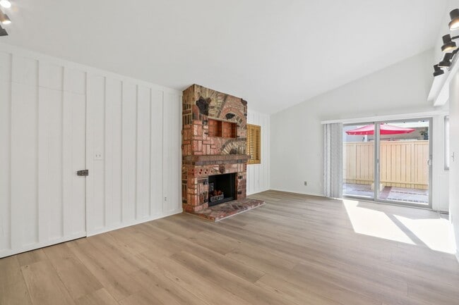 Building Photo - 31412 Windsong Dr