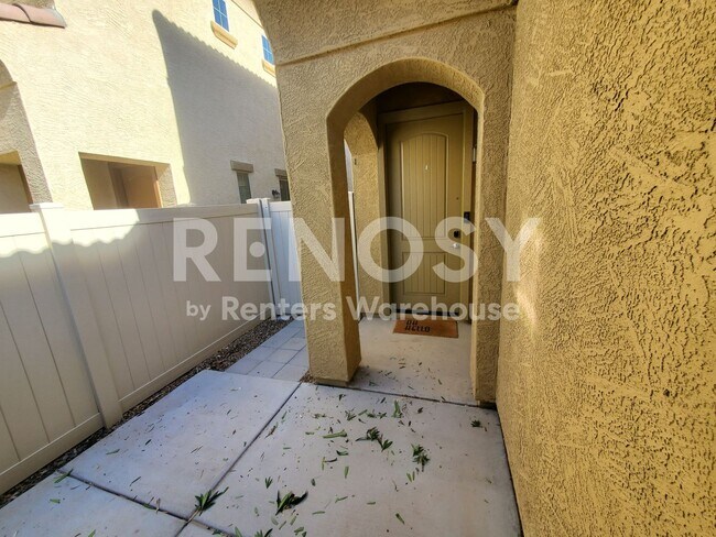 Building Photo - 1367 S Country Club Dr