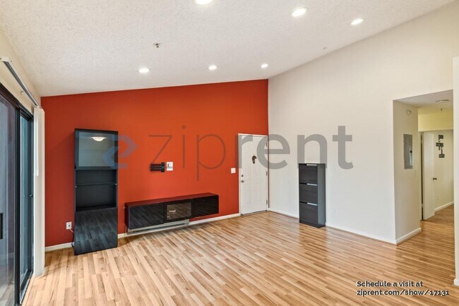 Building Photo - 37490 Parish Cir